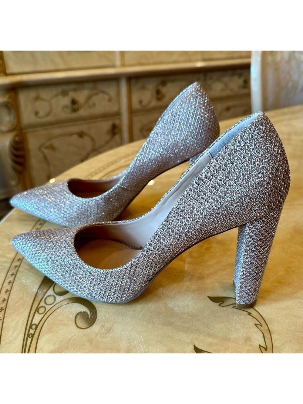 Badgley Mischka rose gold beige heels - Picture 11 of 16